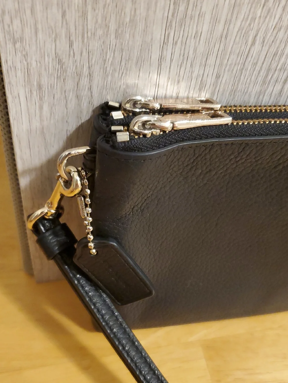 Coach Large Black Pebbled Leather Double Zip Wristlet ... Fits Phone & More - Picture 3 of 9